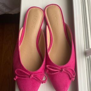 Fuschia women’s Loft dress flats